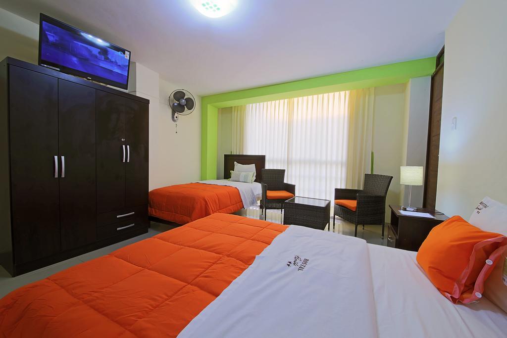 Hostal Florida Чиклайо Екстериор снимка